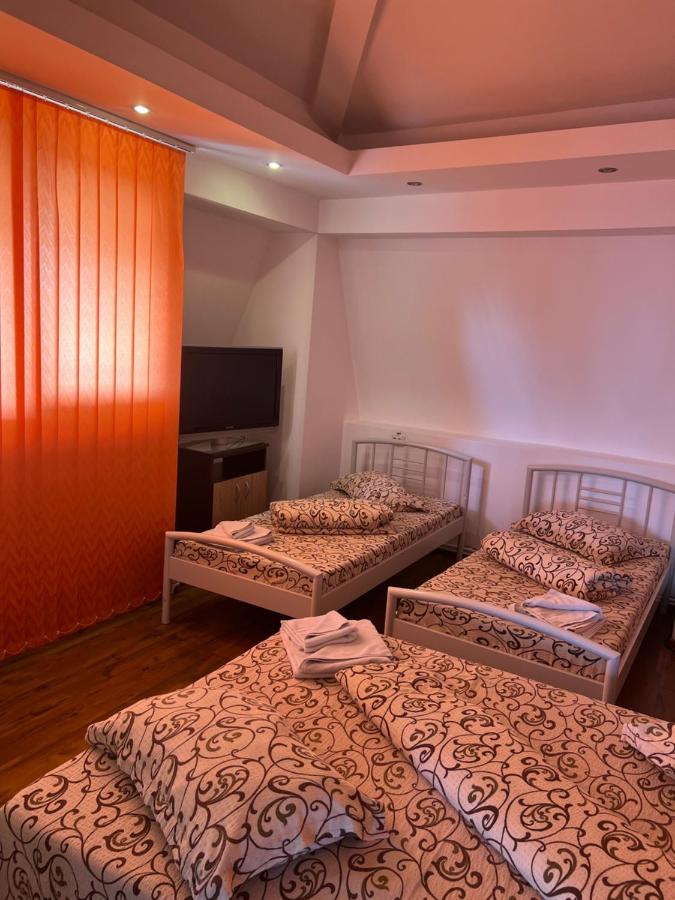 Hotel Casa Alex Piteszti Zewnętrze zdjęcie