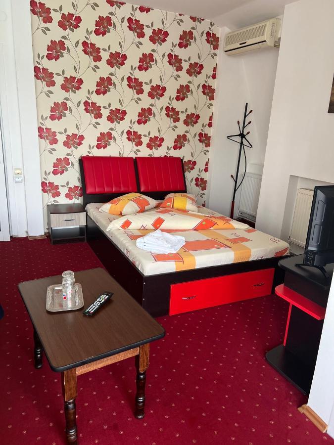 Hotel Casa Alex Piteszti Zewnętrze zdjęcie
